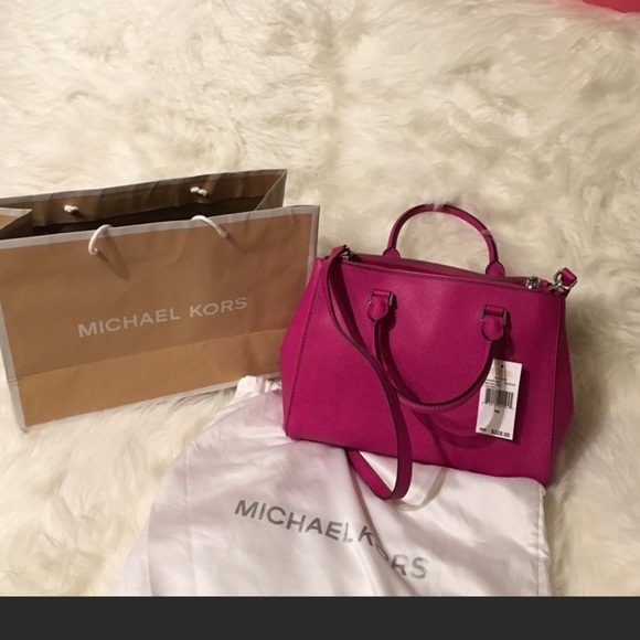 Michael Kors Handbags - Michael kors